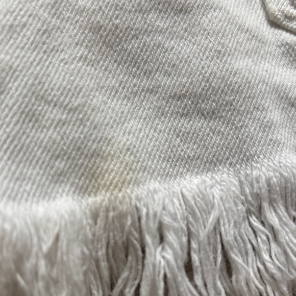 Hollister White Distressed Frayed Denim BOOTY shorts - Picture 5 of 5
